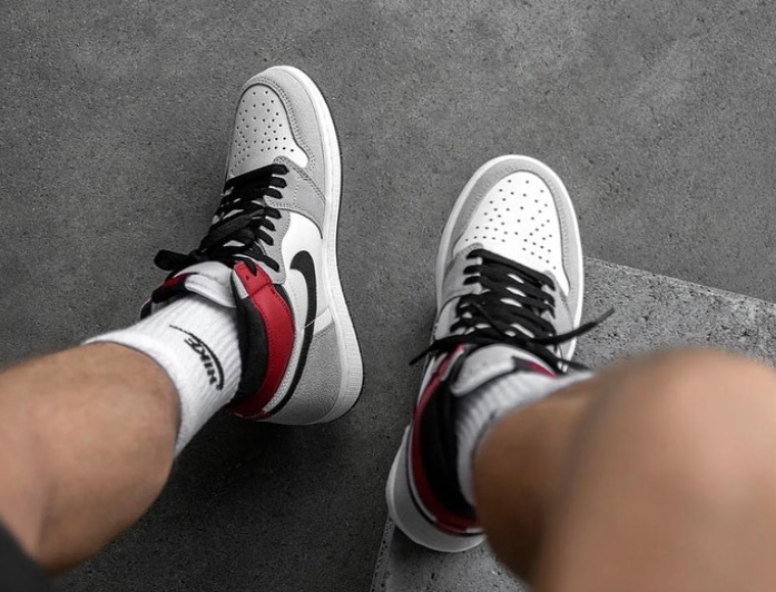 Air Jordan 1 OG grey & white